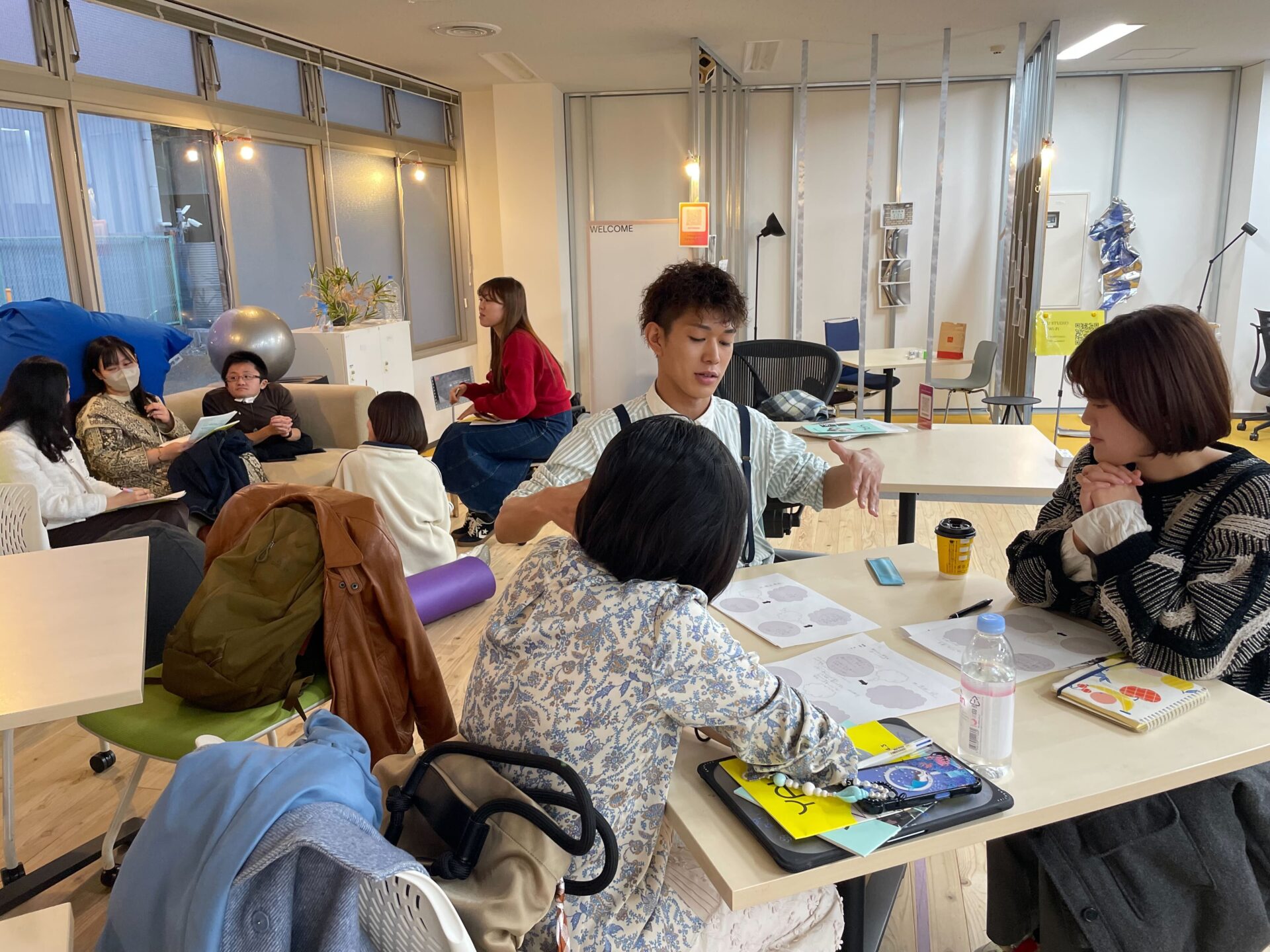 まちに、社会に、ビジネスに、そして個人の生き方に、アートでイノベーティブな視点を生み出す、連続授業プログラム